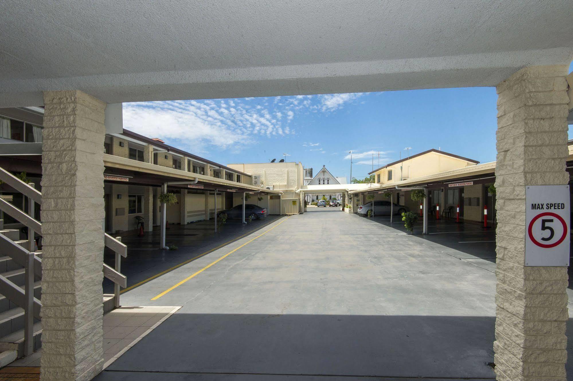 Coral Sands Motel Mackay Bagian luar foto